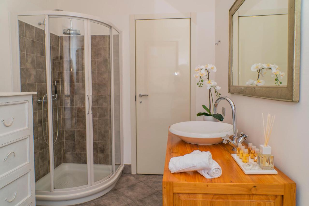 Trilocale Como Centro, Esclusivo 100 Mq Con 3 Balconi Exteriör bild