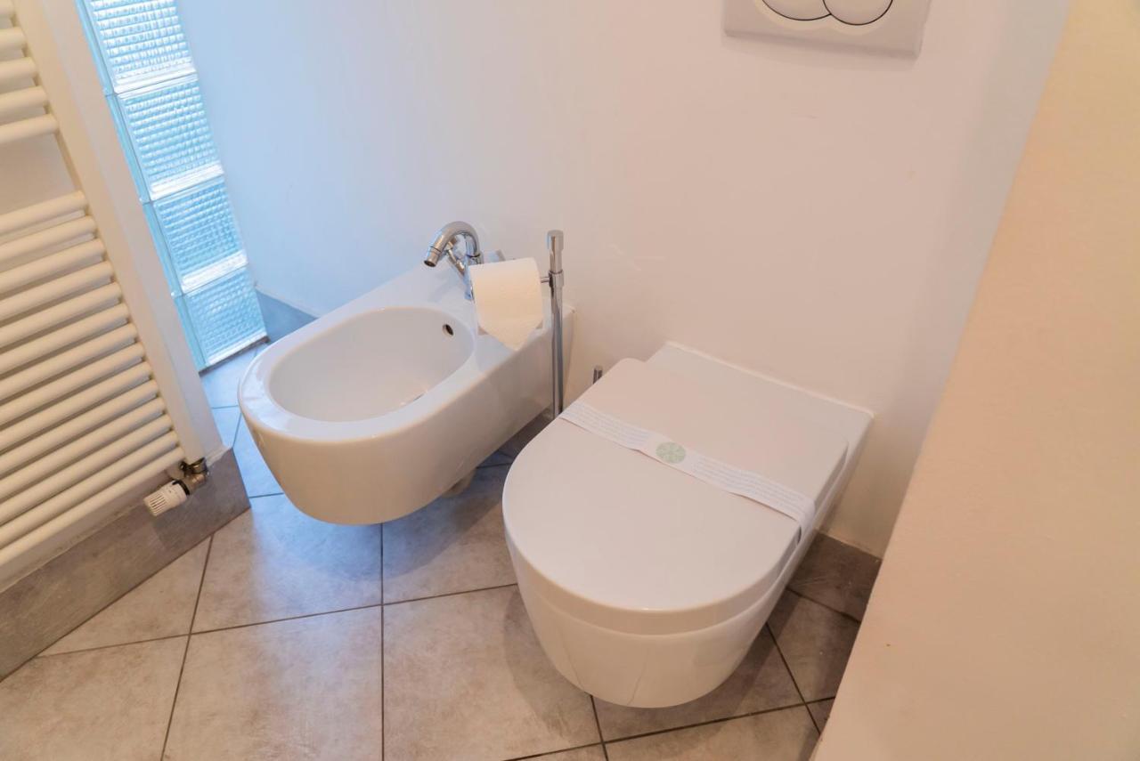 Trilocale Como Centro, Esclusivo 100 Mq Con 3 Balconi Exteriör bild