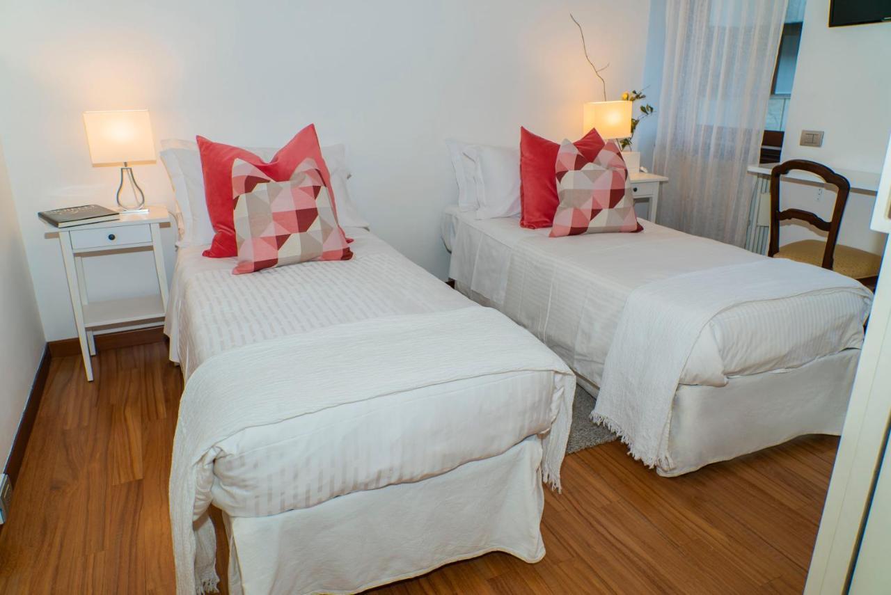 Trilocale Como Centro, Esclusivo 100 Mq Con 3 Balconi Exteriör bild